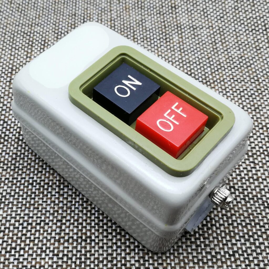 What is a push button switch? Switch button push