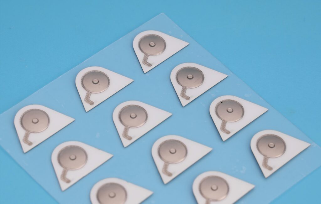 Metal dome conductive film, Metal dome array